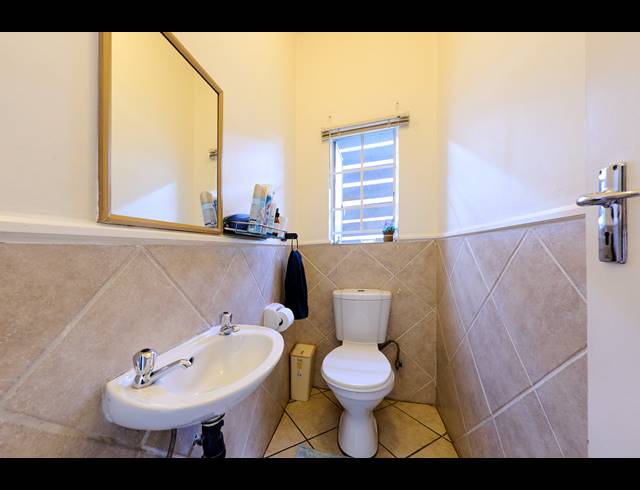 3 BEDROOM TOWNHOUSE FOR SALE IN HALFWAY GARDENS